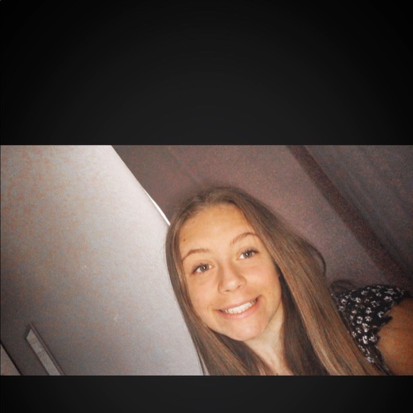 Meet your Posher, Kailey - Picture 1 of 1